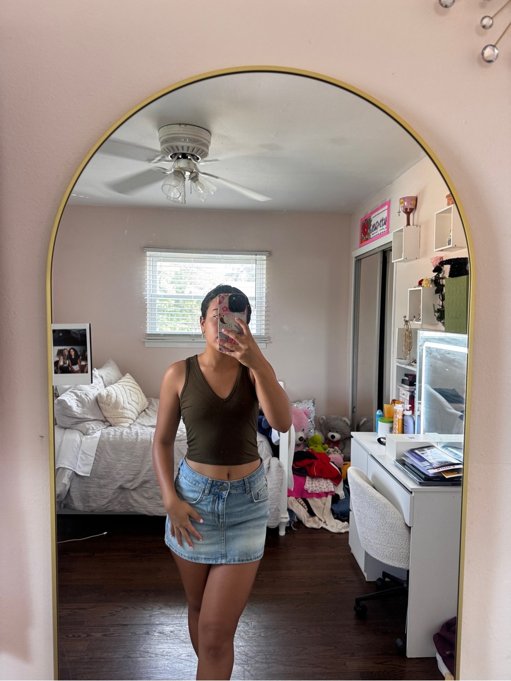 Bozzolo Olive Green V-Neck Cropped Tank